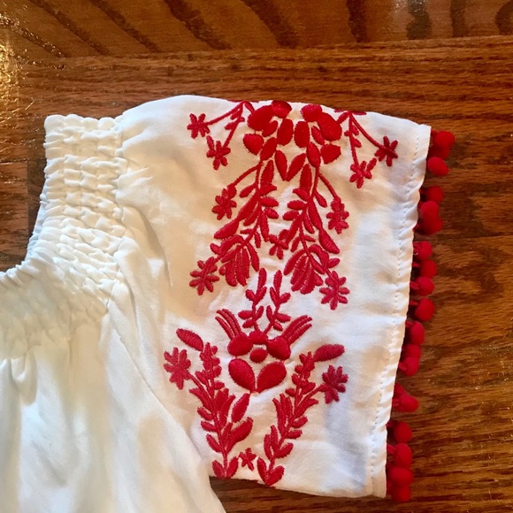 ☀️Forever 21 White & Red Off the Shoulder Dress - Picture 6 of 9